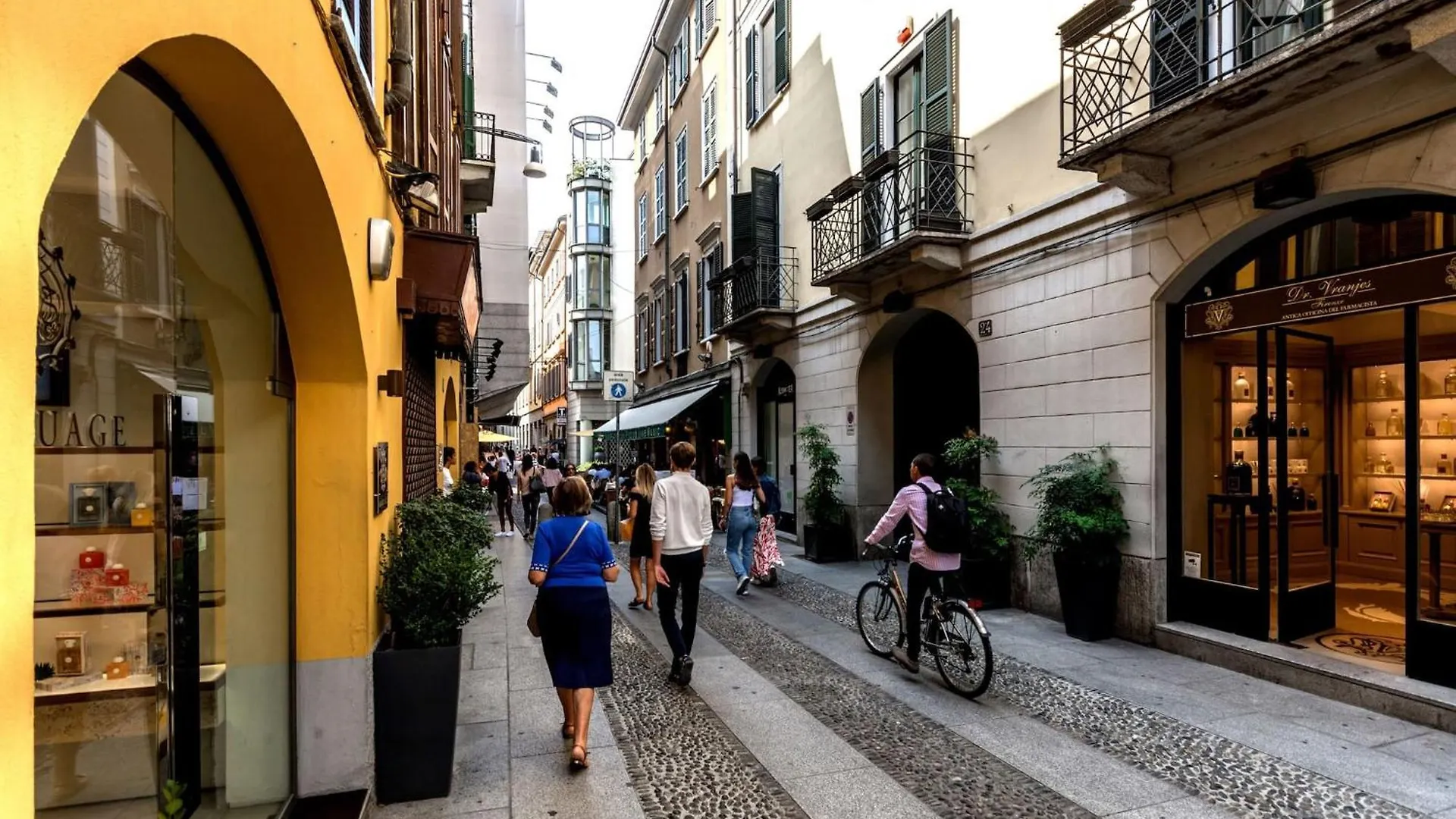 Lovely Apartments In The Hearth Of Brera By Rentopolis Milano