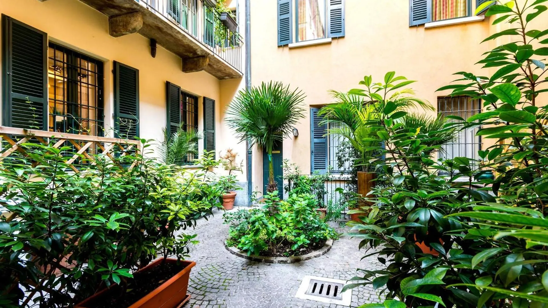 Lovely Apartments In The Hearth Of Brera By Rentopolis Milan Italy